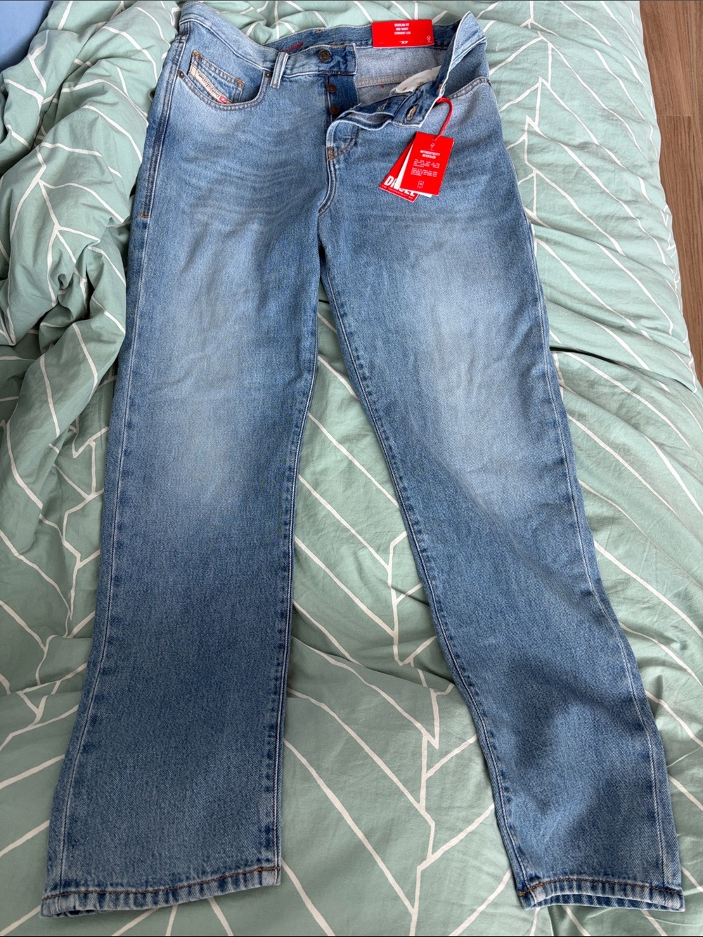 Diesel 2020 D-Viker 09C15 Mens Straight Jeans nwt size 31x32